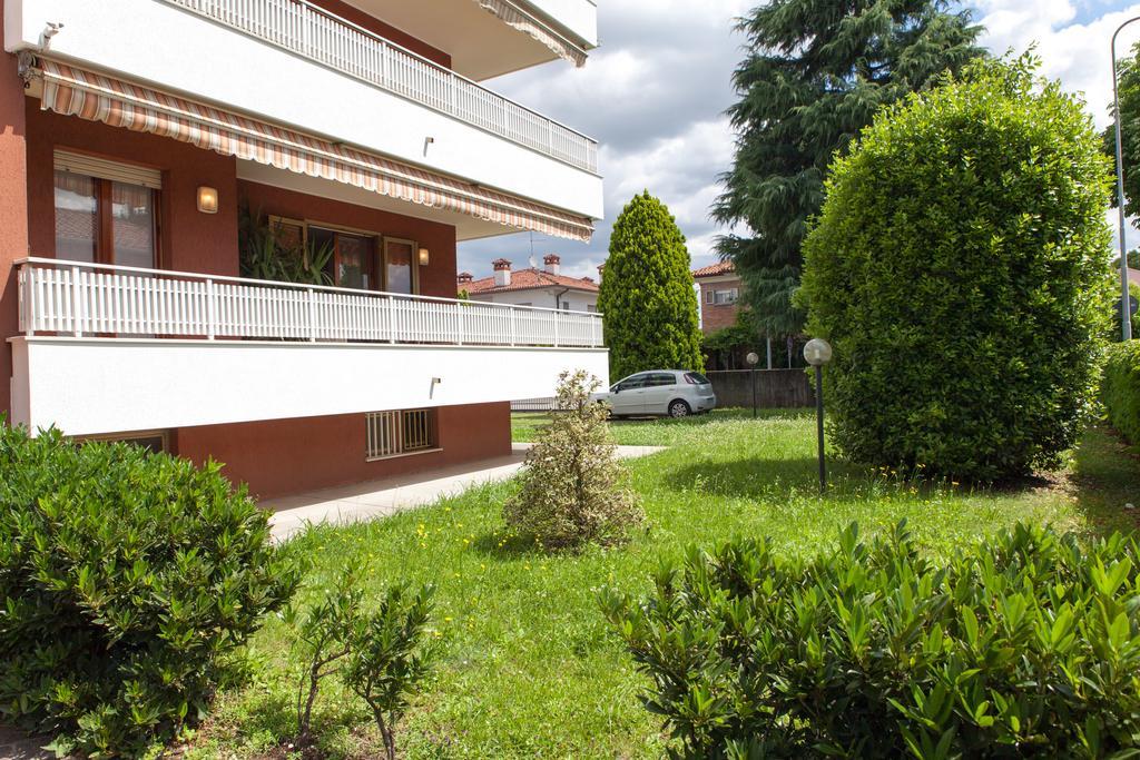 Toti Apartment Udine Esterno foto